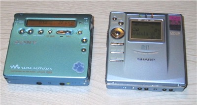 The Sony MZ-R900 and Sharp MT77, side-by-side